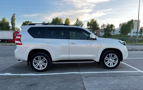 Toyota Land Cruiser Prado 150 рестайлинг 2, 2014 год, 3 800 000 рублей, 4 фотография