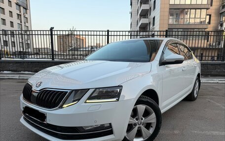 Skoda Octavia, 2019 год, 1 799 000 рублей, 2 фотография