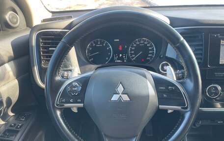 Mitsubishi Outlander III рестайлинг 3, 2014 год, 999 000 рублей, 9 фотография