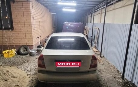 Hyundai Accent II, 2004 год, 320 000 рублей, 3 фотография
