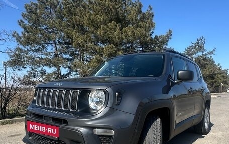 Jeep Renegade I рестайлинг, 2022 год, 2 550 000 рублей, 5 фотография
