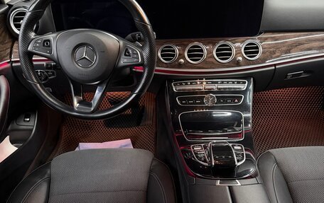 Mercedes-Benz E-Класс, 2016 год, 3 600 000 рублей, 24 фотография