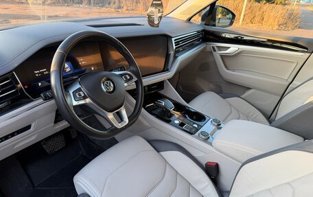 Volkswagen Touareg III, 2019 год, 4 850 000 рублей, 5 фотография