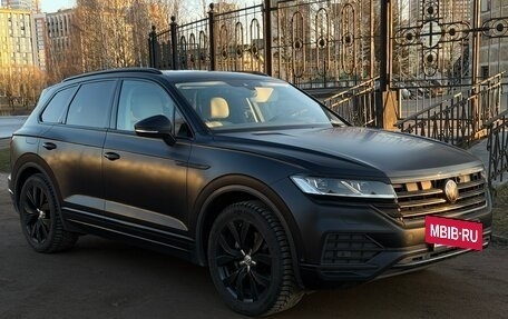 Volkswagen Touareg III, 2019 год, 4 850 000 рублей, 2 фотография