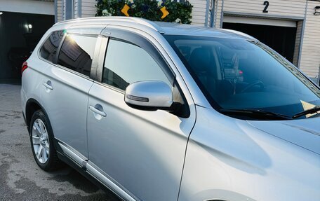 Mitsubishi Outlander III рестайлинг 3, 2018 год, 2 300 000 рублей, 3 фотография