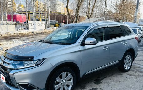 Mitsubishi Outlander III рестайлинг 3, 2018 год, 2 300 000 рублей, 4 фотография