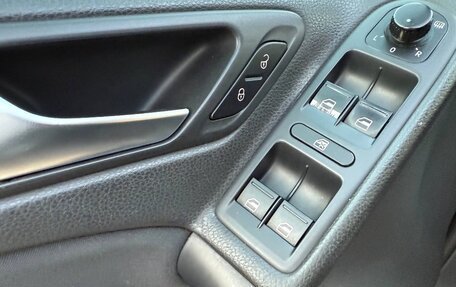 Volkswagen Golf VI, 2011 год, 800 000 рублей, 10 фотография