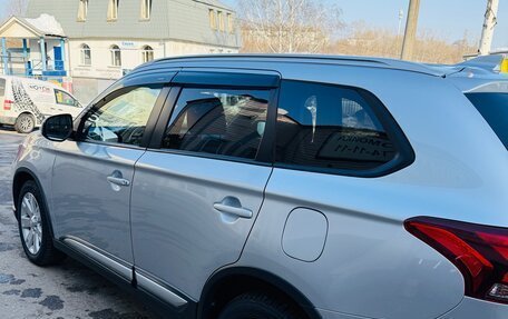 Mitsubishi Outlander III рестайлинг 3, 2018 год, 2 300 000 рублей, 5 фотография