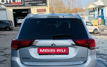 Mitsubishi Outlander III рестайлинг 3, 2018 год, 2 300 000 рублей, 2 фотография