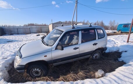 Chevrolet Niva I рестайлинг, 2005 год, 100 000 рублей, 3 фотография