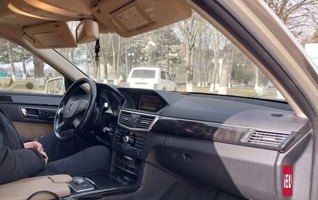 Mercedes-Benz E-Класс, 2010 год, 1 300 000 рублей, 6 фотография