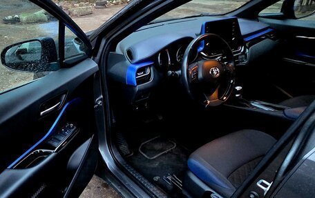 Toyota C-HR I рестайлинг, 2020 год, 2 450 000 рублей, 8 фотография