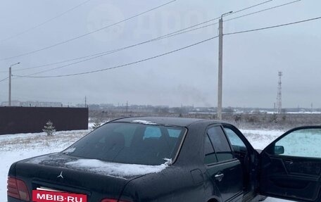 Mercedes-Benz E-Класс, 1996 год, 160 000 рублей, 2 фотография