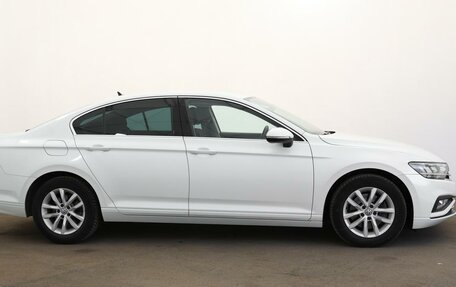 Volkswagen Passat B8 рестайлинг, 2020 год, 2 332 000 рублей, 4 фотография