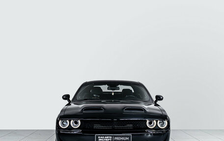 Dodge Challenger III рестайлинг 2, 2022 год, 5 500 000 рублей, 2 фотография