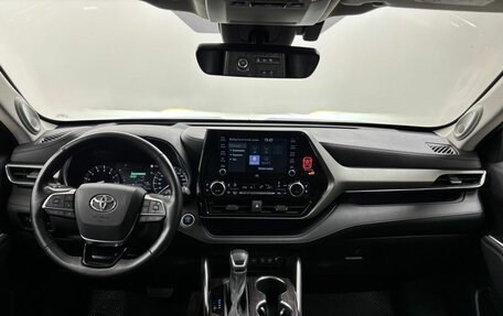 Toyota Highlander, 2021 год, 5 260 000 рублей, 17 фотография