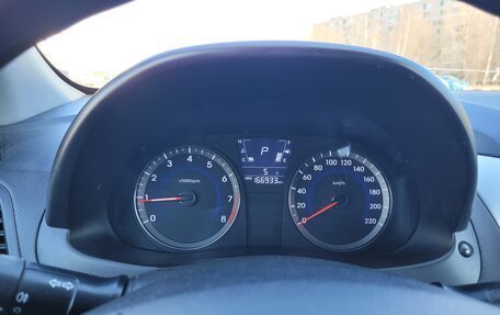 Hyundai Solaris II рестайлинг, 2012 год, 680 000 рублей, 6 фотография