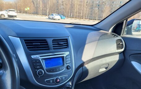 Hyundai Solaris II рестайлинг, 2012 год, 680 000 рублей, 8 фотография