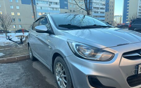 Hyundai Solaris II рестайлинг, 2011 год, 500 000 рублей, 7 фотография
