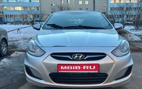 Hyundai Solaris II рестайлинг, 2011 год, 500 000 рублей, 6 фотография