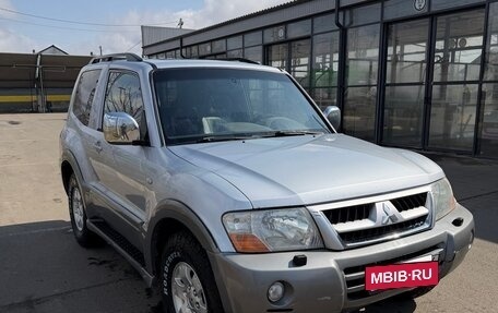Mitsubishi Pajero III рестайлинг, 2004 год, 886 000 рублей, 17 фотография