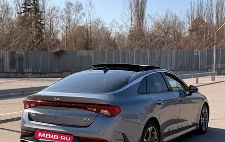 KIA K5, 2021 год, 2 390 000 рублей, 9 фотография