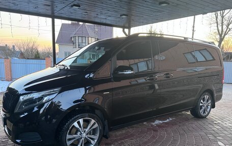 Mercedes-Benz V-Класс, 2016 год, 5 000 000 рублей, 8 фотография