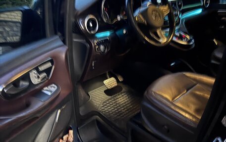 Mercedes-Benz V-Класс, 2016 год, 5 000 000 рублей, 21 фотография