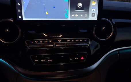 Mercedes-Benz V-Класс, 2016 год, 5 000 000 рублей, 25 фотография