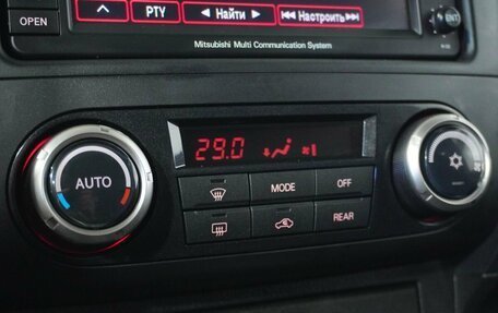 Mitsubishi Pajero IV, 2011 год, 1 920 000 рублей, 13 фотография