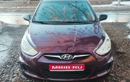Hyundai Solaris II рестайлинг, 2013 год, 530 000 рублей, 1 фотография