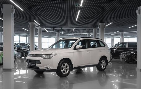 Mitsubishi Outlander III рестайлинг 3, 2013 год, 1 450 000 рублей, 1 фотография