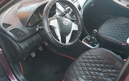 Hyundai Solaris II рестайлинг, 2013 год, 530 000 рублей, 4 фотография