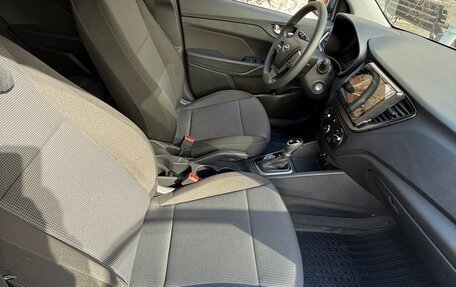 Hyundai Solaris II рестайлинг, 2021 год, 1 800 000 рублей, 8 фотография