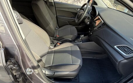 Hyundai Solaris II рестайлинг, 2021 год, 1 800 000 рублей, 9 фотография