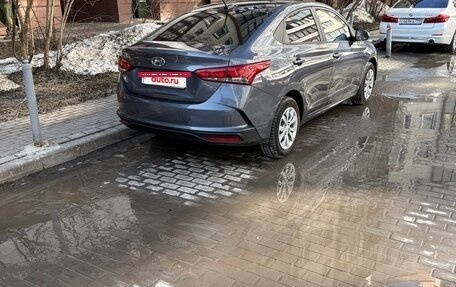 Hyundai Solaris II рестайлинг, 2021 год, 1 800 000 рублей, 4 фотография