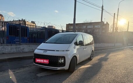 Hyundai Staria, 2021 год, 4 750 000 рублей, 2 фотография