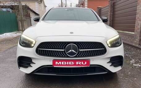 Mercedes-Benz E-Класс, 2021 год, 4 560 000 рублей, 2 фотография