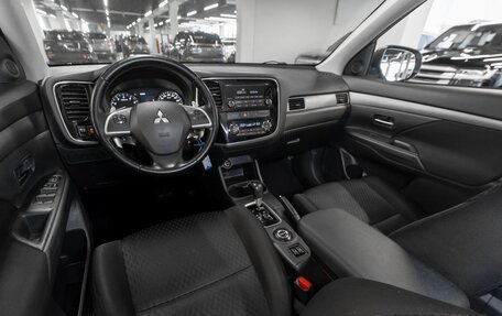 Mitsubishi Outlander III рестайлинг 3, 2013 год, 1 450 000 рублей, 7 фотография