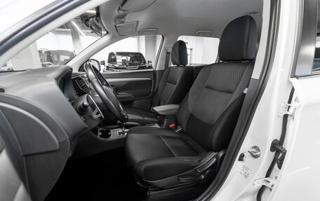 Mitsubishi Outlander III рестайлинг 3, 2013 год, 1 450 000 рублей, 9 фотография