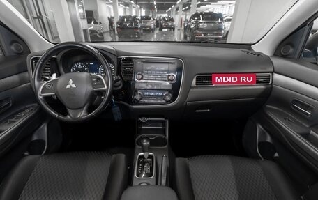Mitsubishi Outlander III рестайлинг 3, 2013 год, 1 450 000 рублей, 8 фотография