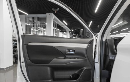 Mitsubishi Outlander III рестайлинг 3, 2013 год, 1 450 000 рублей, 13 фотография