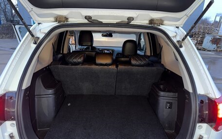 Mitsubishi Outlander III рестайлинг 3, 2019 год, 1 990 000 рублей, 19 фотография