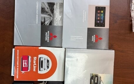 Mitsubishi Outlander III рестайлинг 3, 2019 год, 1 990 000 рублей, 21 фотография