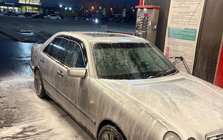 Mercedes-Benz E-Класс, 1999 год, 420 000 рублей, 3 фотография