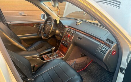 Mercedes-Benz E-Класс, 1999 год, 420 000 рублей, 13 фотография