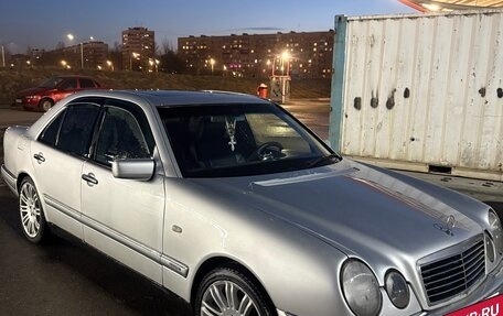 Mercedes-Benz E-Класс, 1999 год, 420 000 рублей, 4 фотография