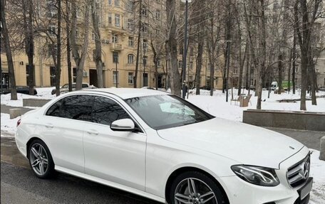 Mercedes-Benz E-Класс, 2020 год, 3 500 000 рублей, 2 фотография