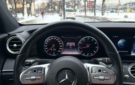 Mercedes-Benz E-Класс, 2020 год, 3 500 000 рублей, 5 фотография