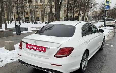 Mercedes-Benz E-Класс, 2020 год, 3 500 000 рублей, 3 фотография